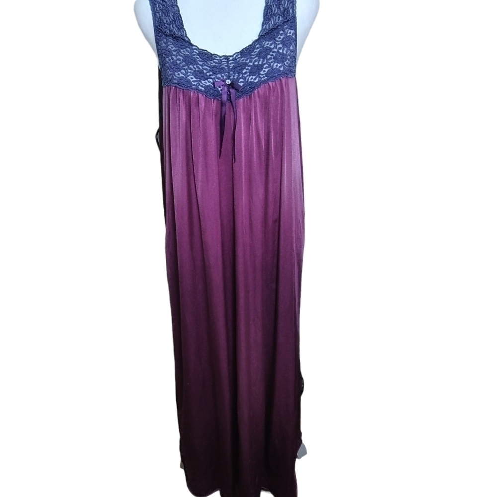 Vanity Fair Vintage long Nitey size Small